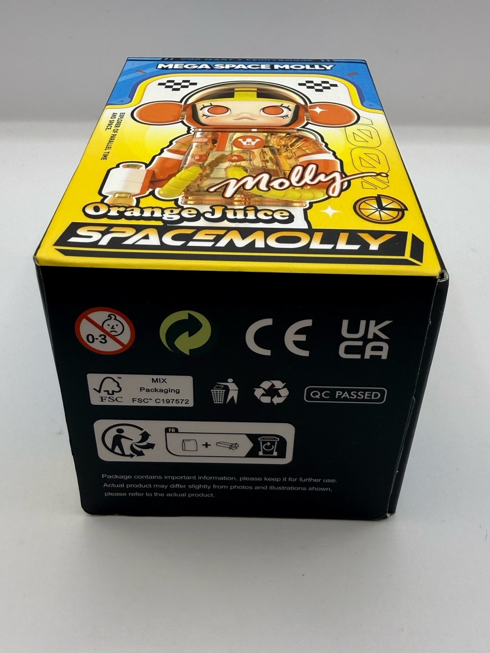 POP MART Space Molly Series 4 Blind Box - Smitten Love - Picture 4 of 8
